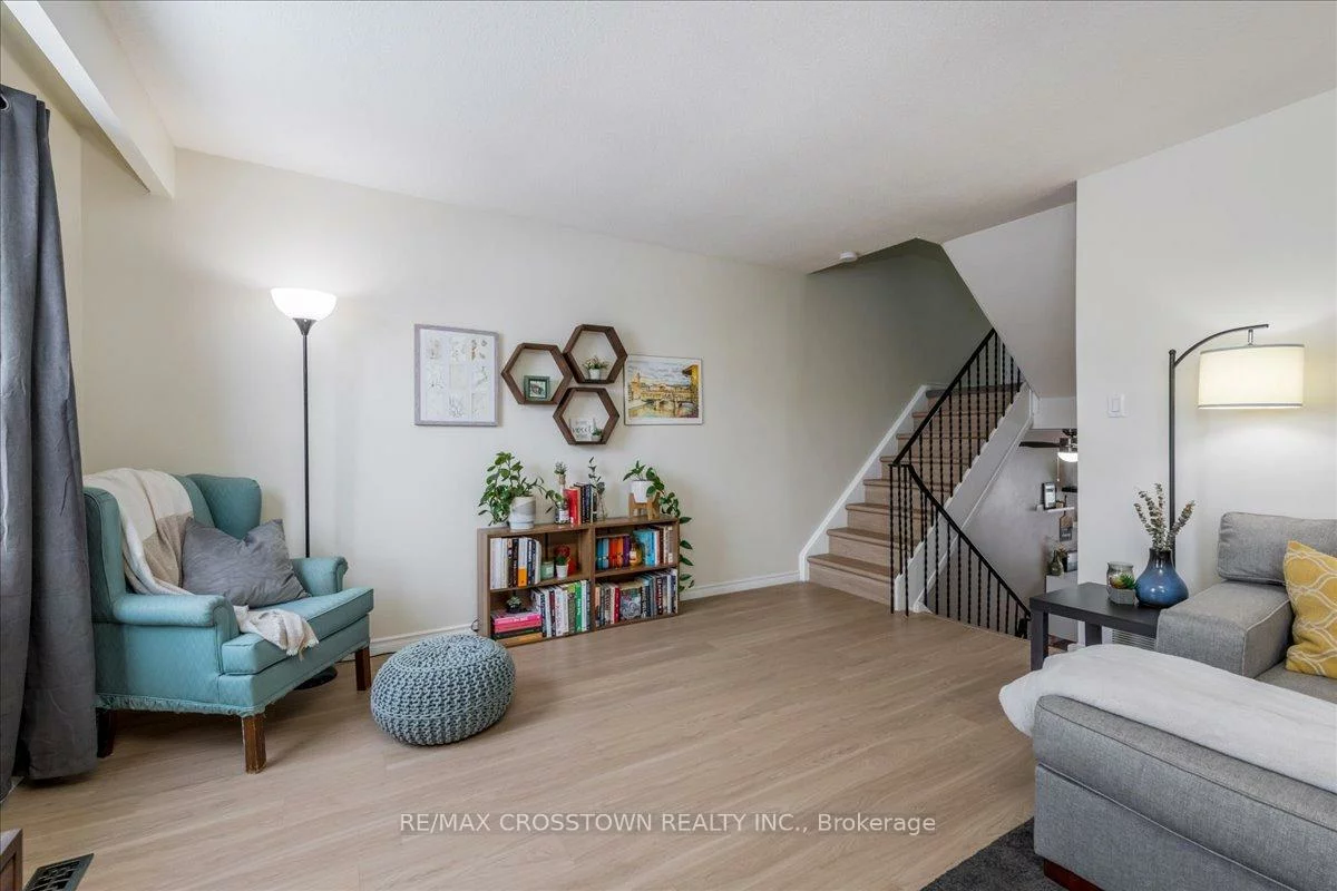 235, Steel, Codrington, Barrie