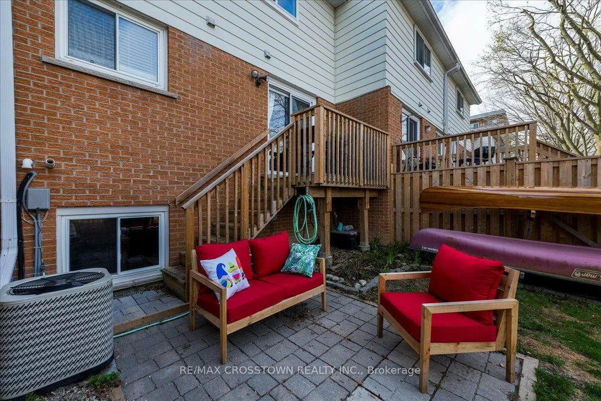 235, Steel, Codrington, Barrie