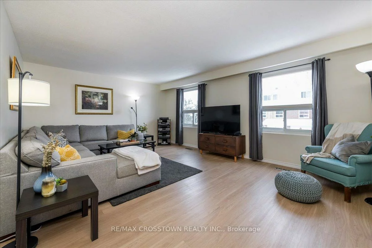 235, Steel, Codrington, Barrie