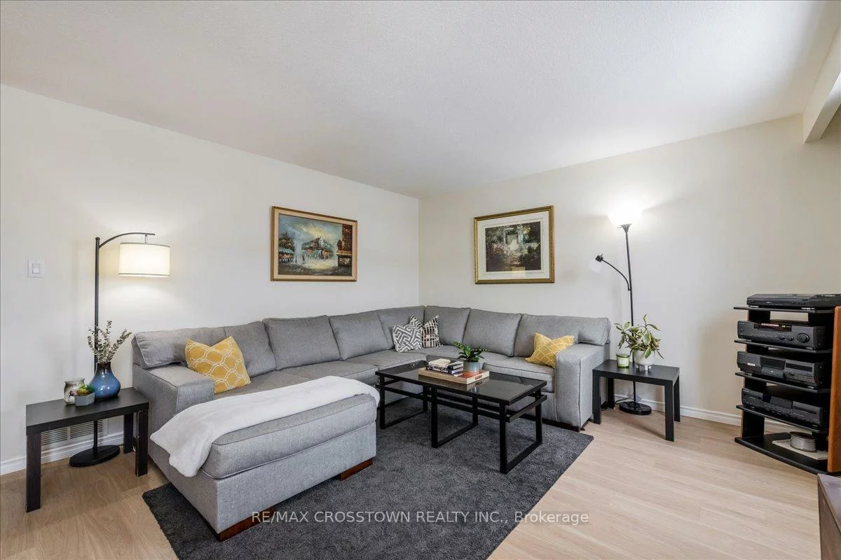 235, Steel, Codrington, Barrie