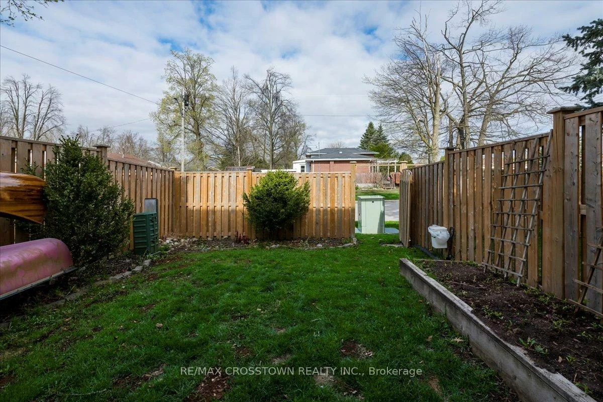 235, Steel, Codrington, Barrie