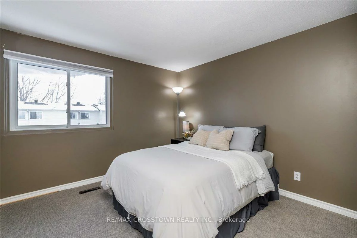 235, Steel, Codrington, Barrie