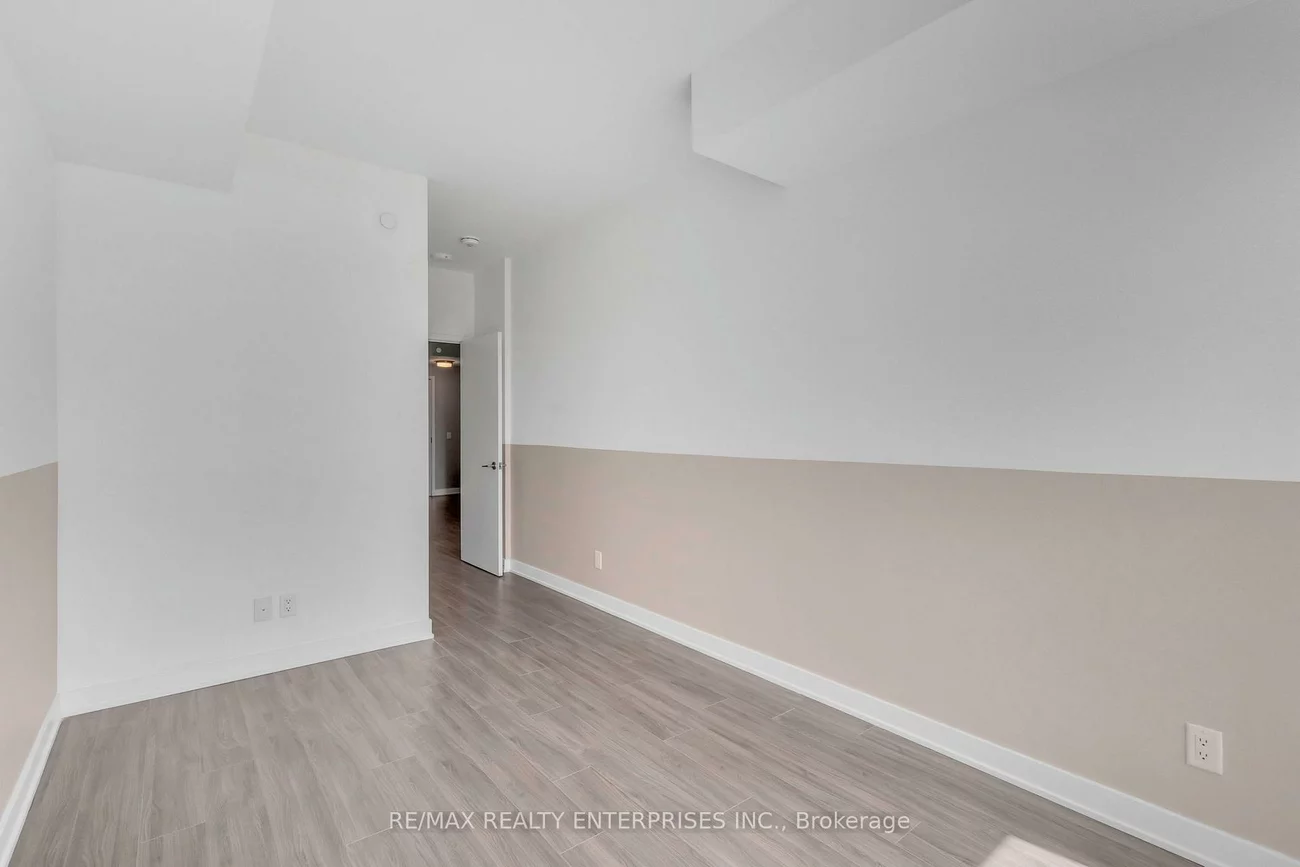 681, Yonge, Painswick South, Barrie
