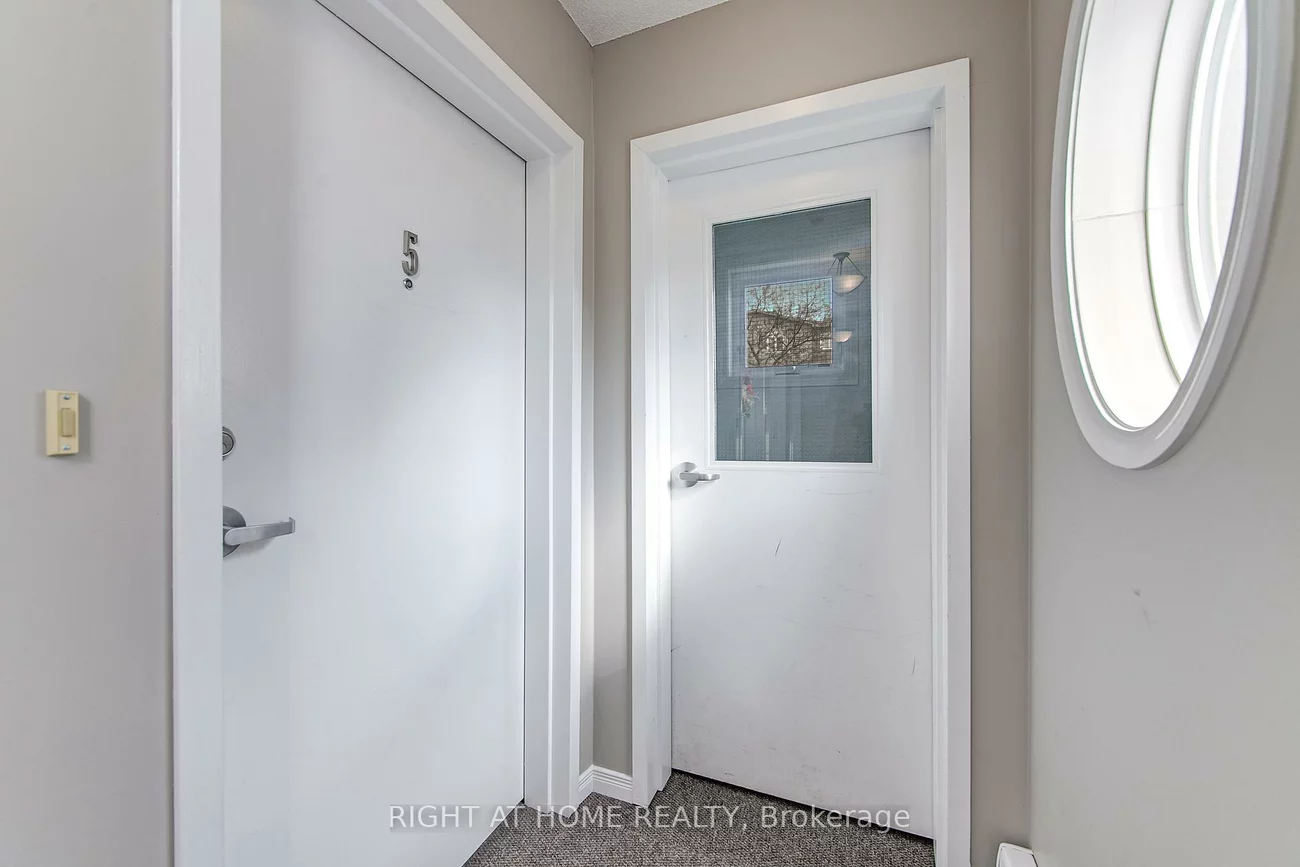 17, Cheltenham, Georgian Drive, Barrie