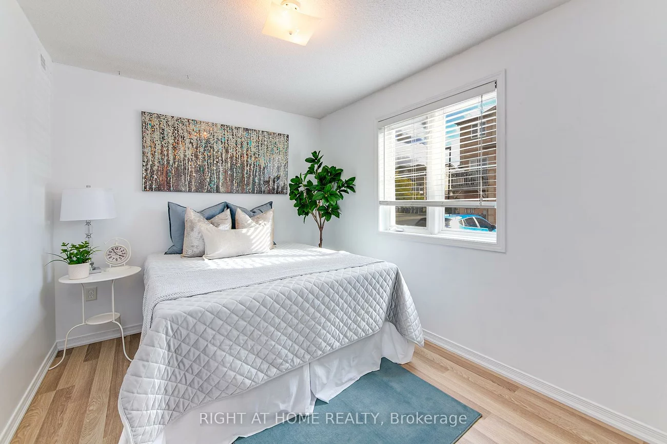 17, Cheltenham, Georgian Drive, Barrie