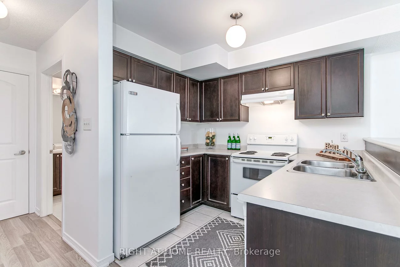 17, Cheltenham, Georgian Drive, Barrie