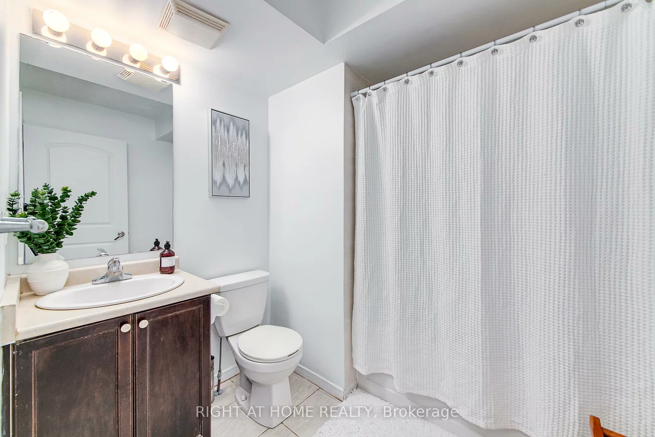 17, Cheltenham, Georgian Drive, Barrie