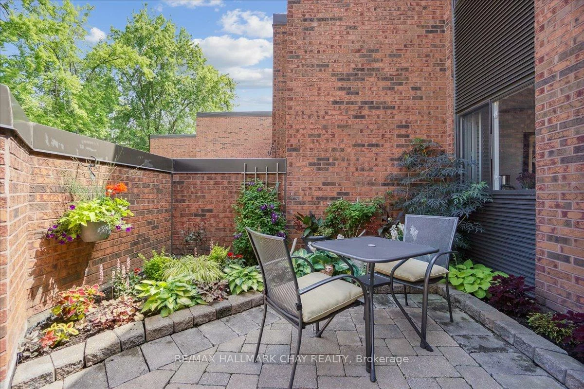 195, Collier, City Centre, Barrie