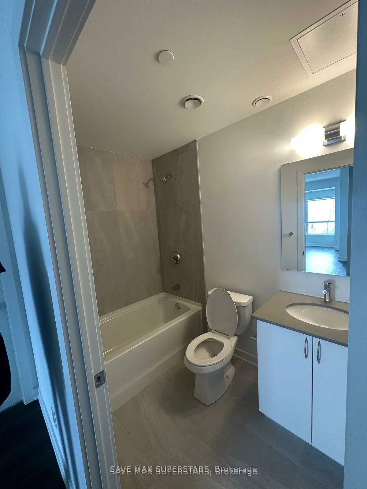 56, Lakeside, Little Lake, Barrie