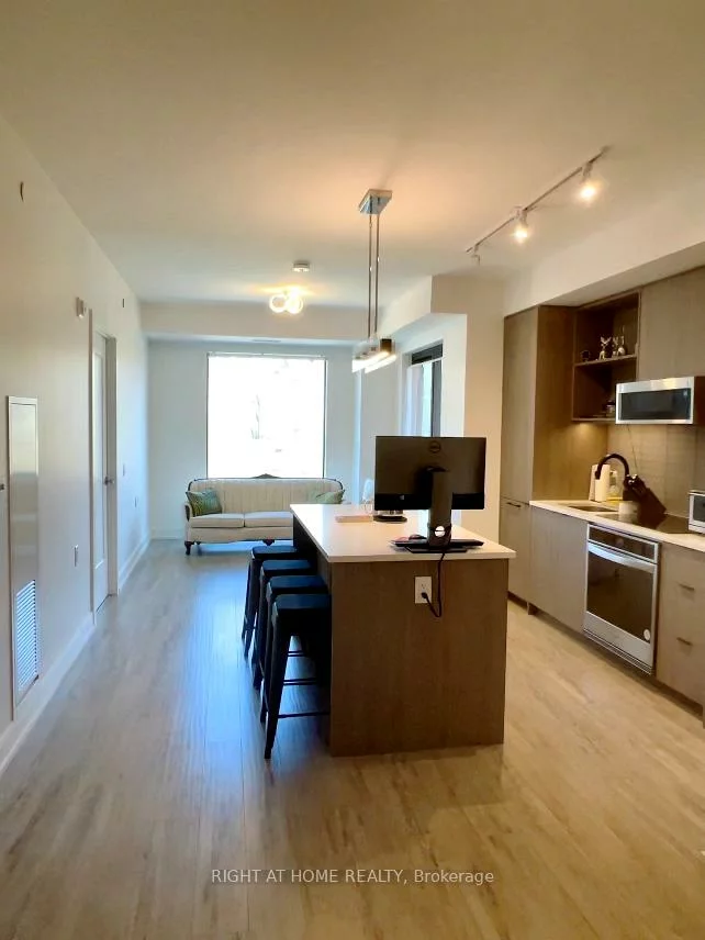 185, Dunlop, Lakeshore, Barrie