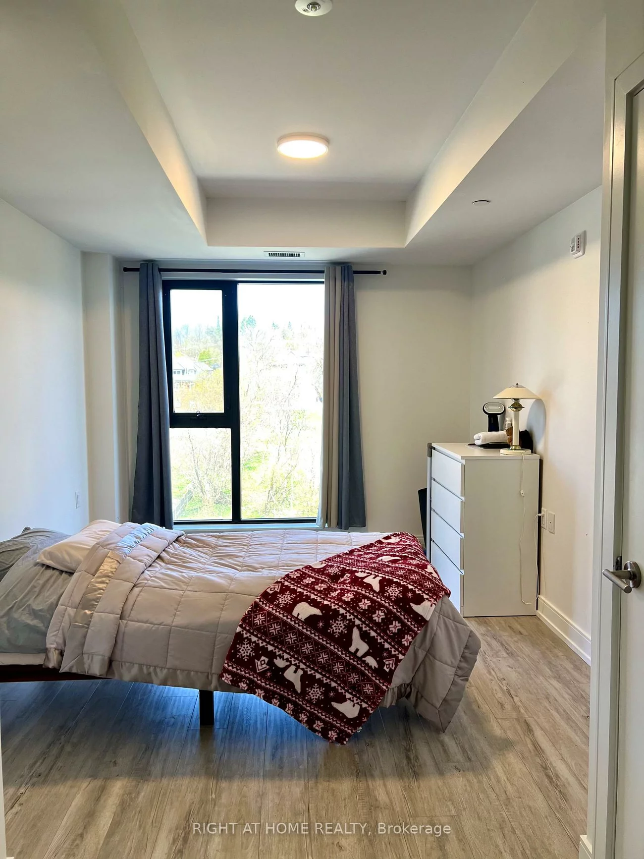 185, Dunlop, Lakeshore, Barrie