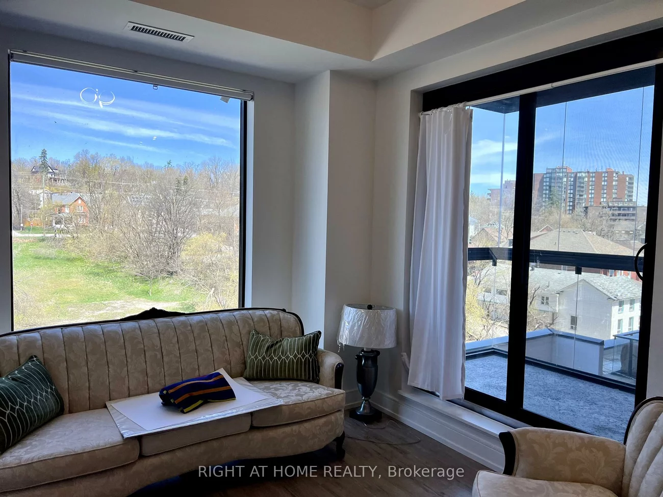 185, Dunlop, Lakeshore, Barrie