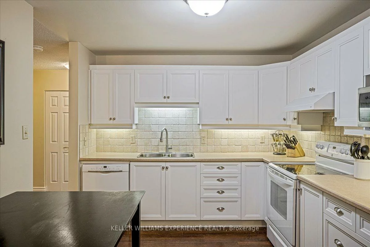 131, Clapperton, Wellington, Barrie