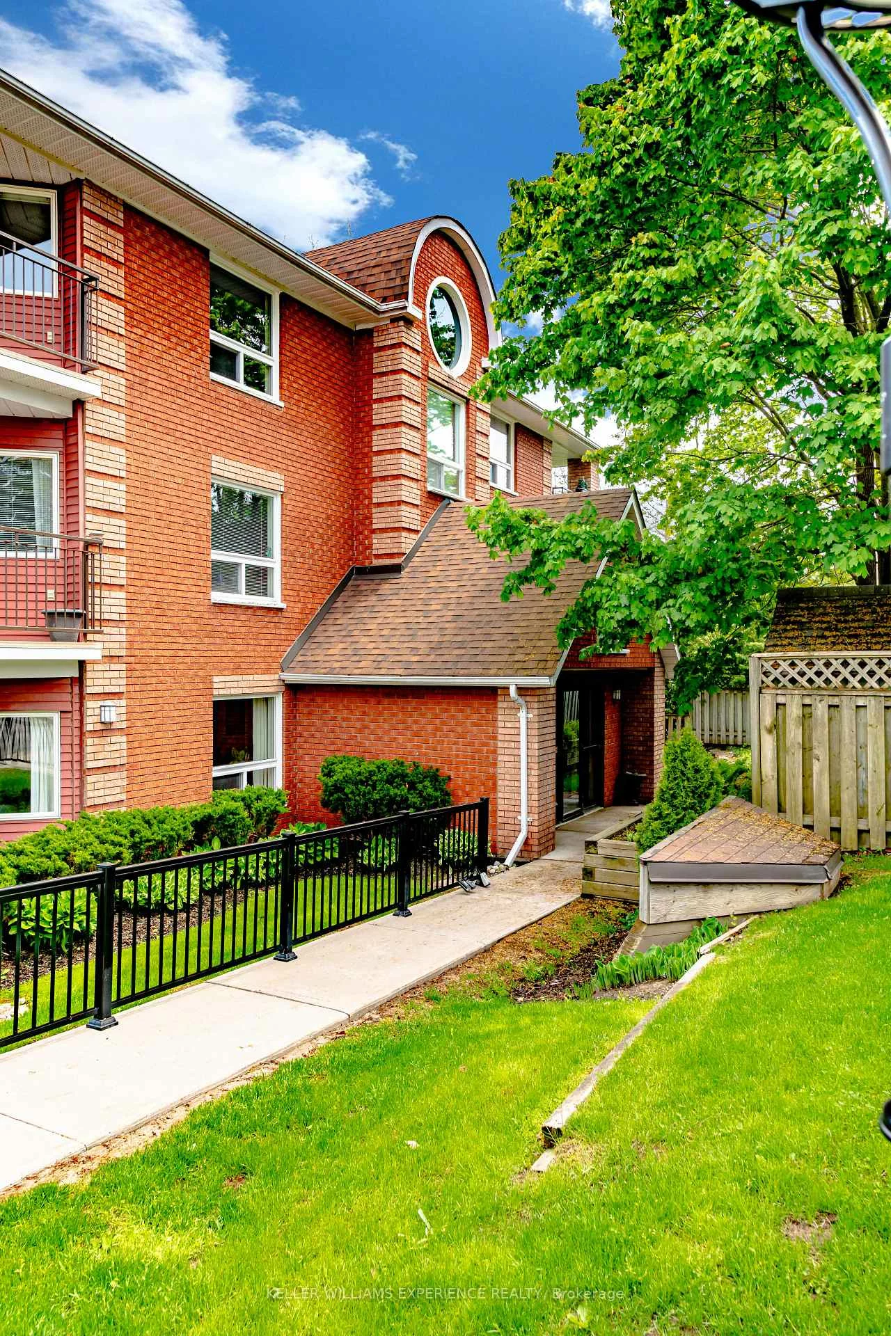 131, Clapperton, Wellington, Barrie