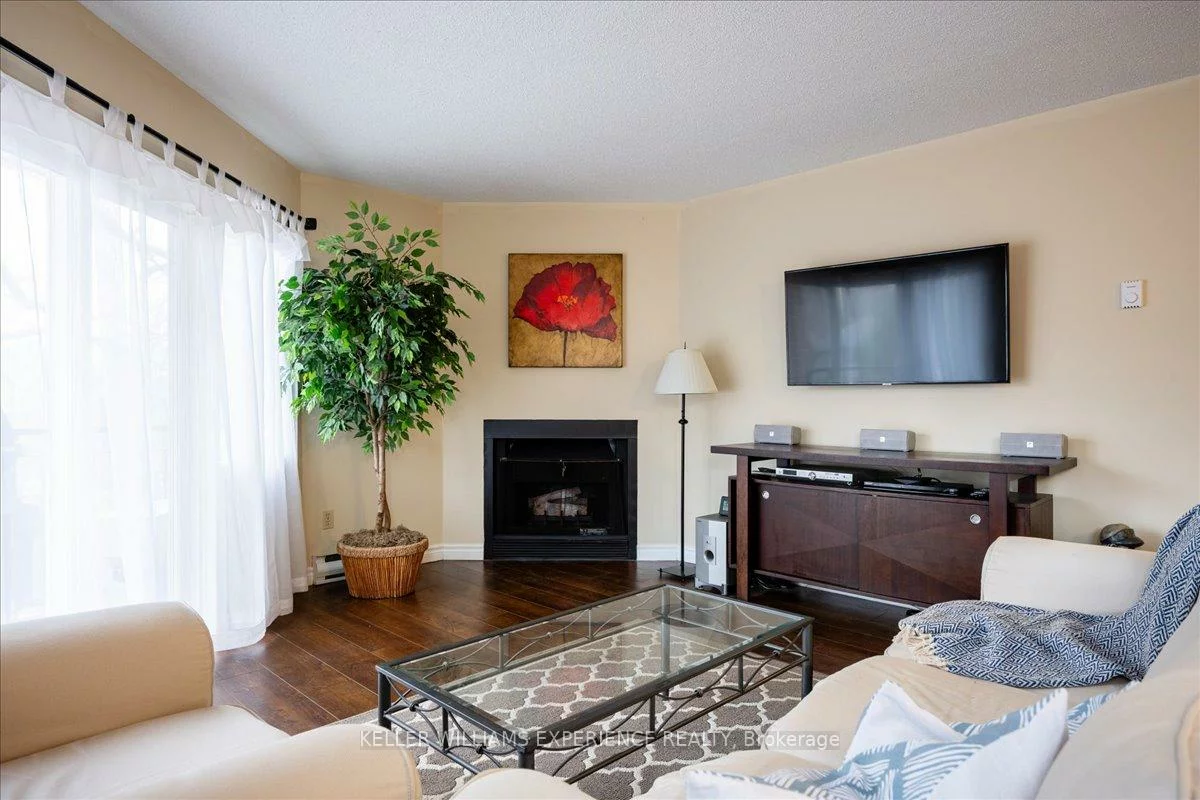131, Clapperton, Wellington, Barrie