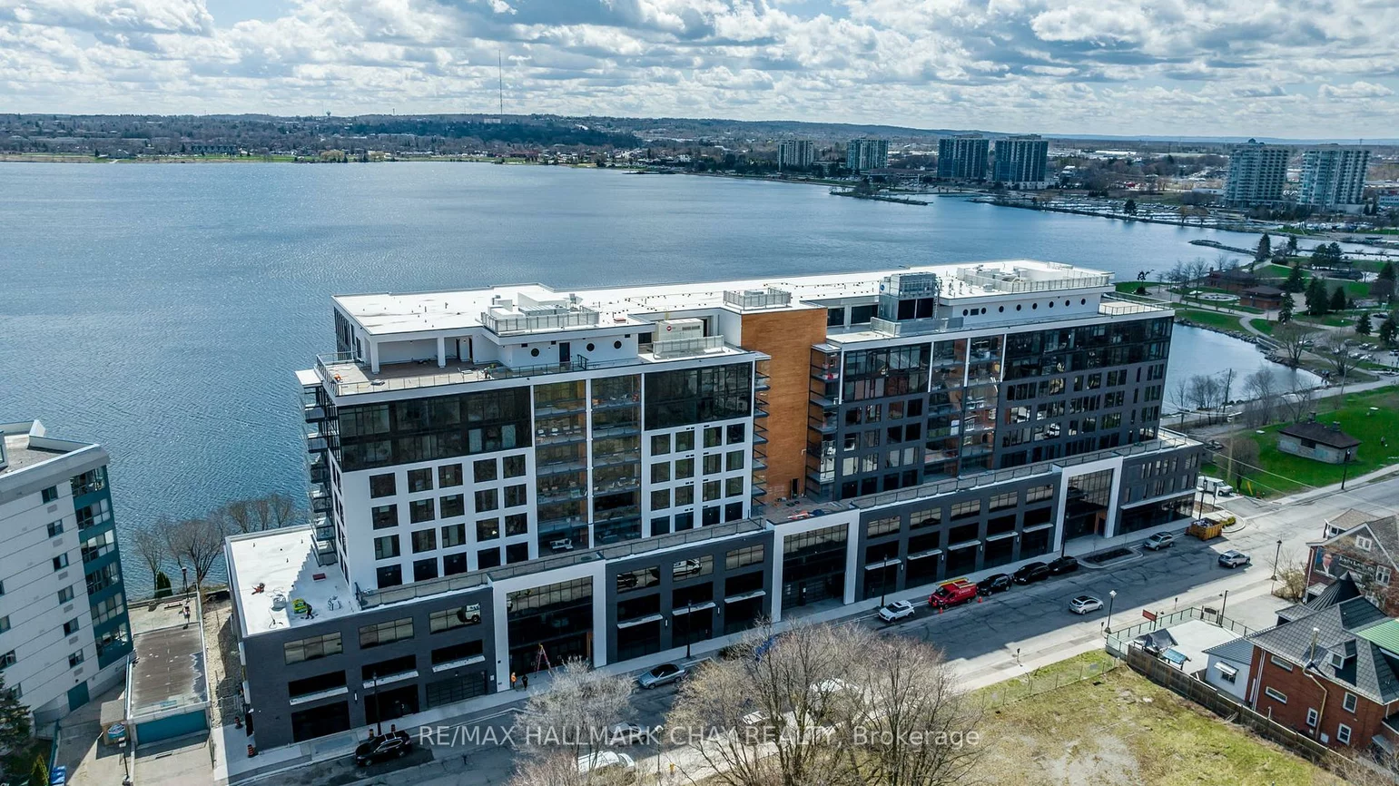185, Dunlop, Lakeshore, Barrie