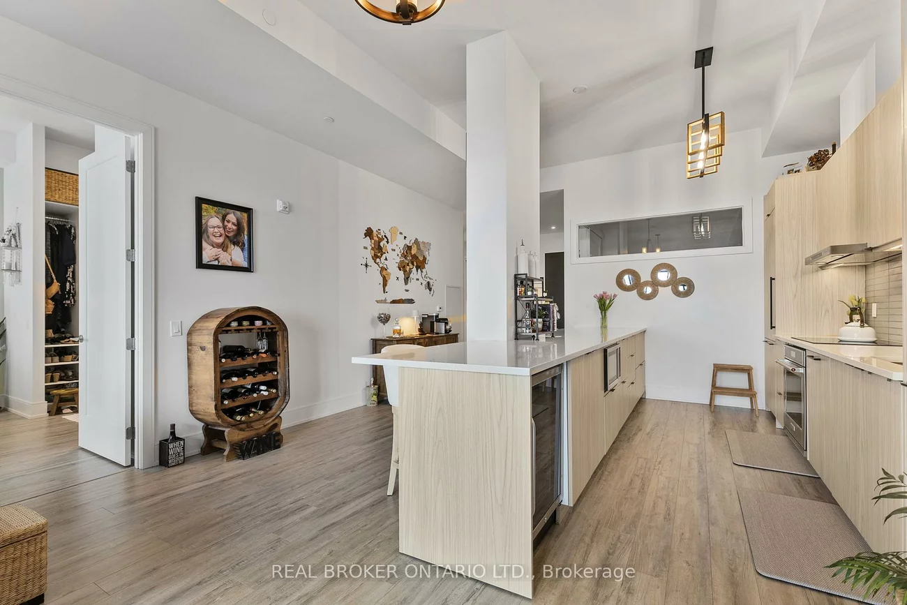 185, Dunlop, Lakeshore, Barrie