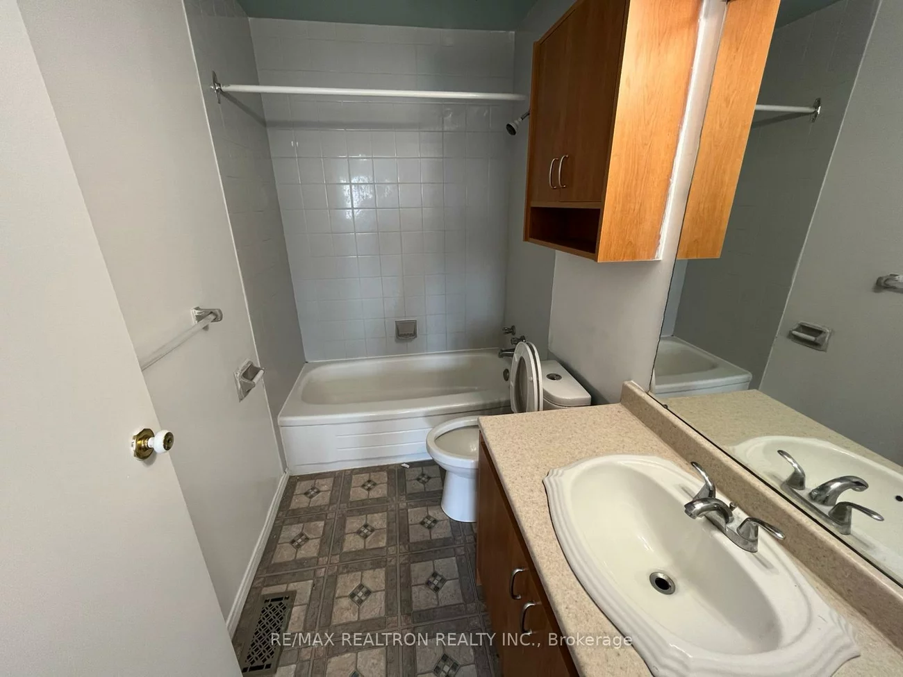 120, Bell Farm, City Centre, Barrie