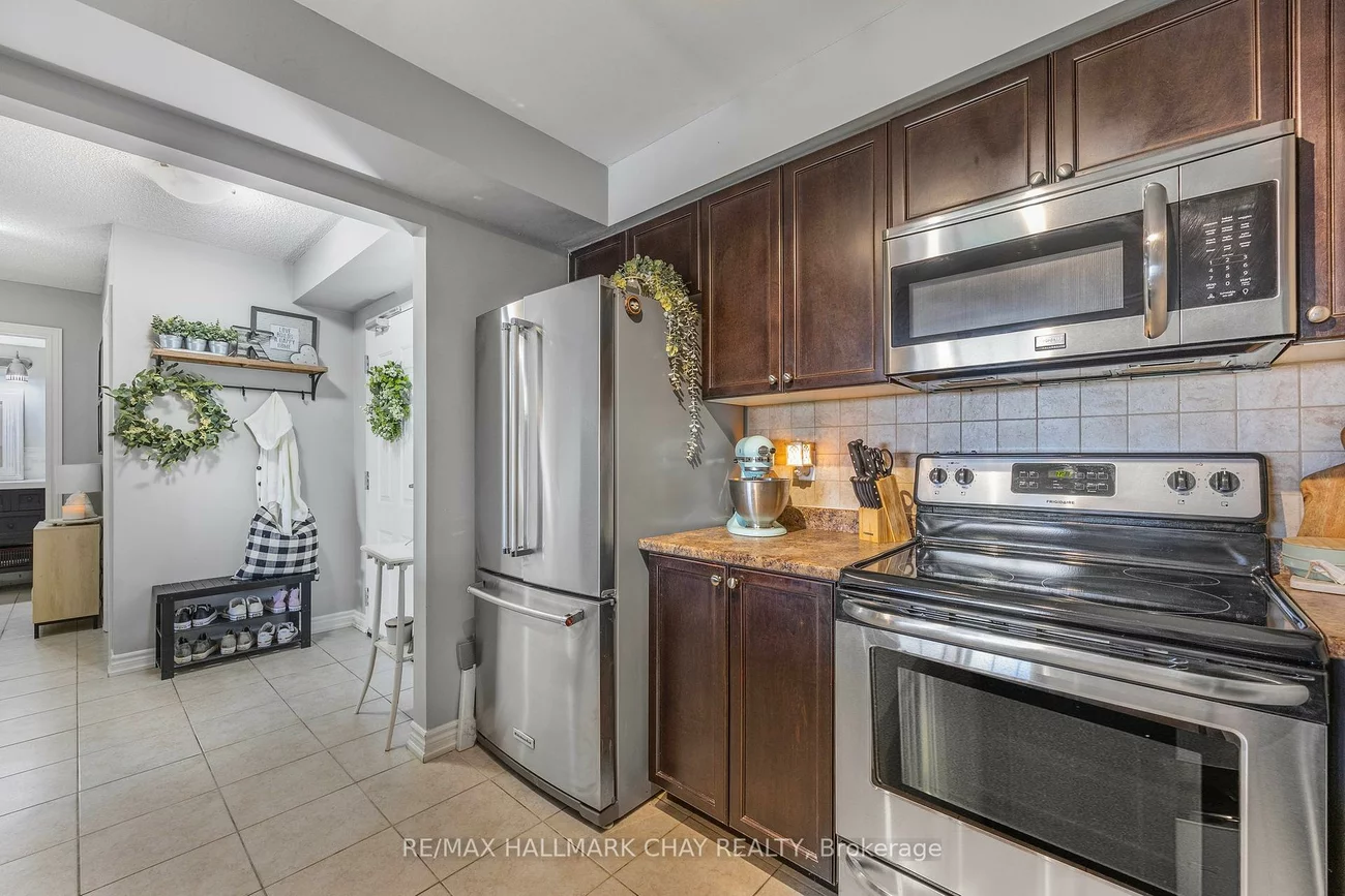 137, SYDENHAM WELLS, Georgian Drive, Barrie