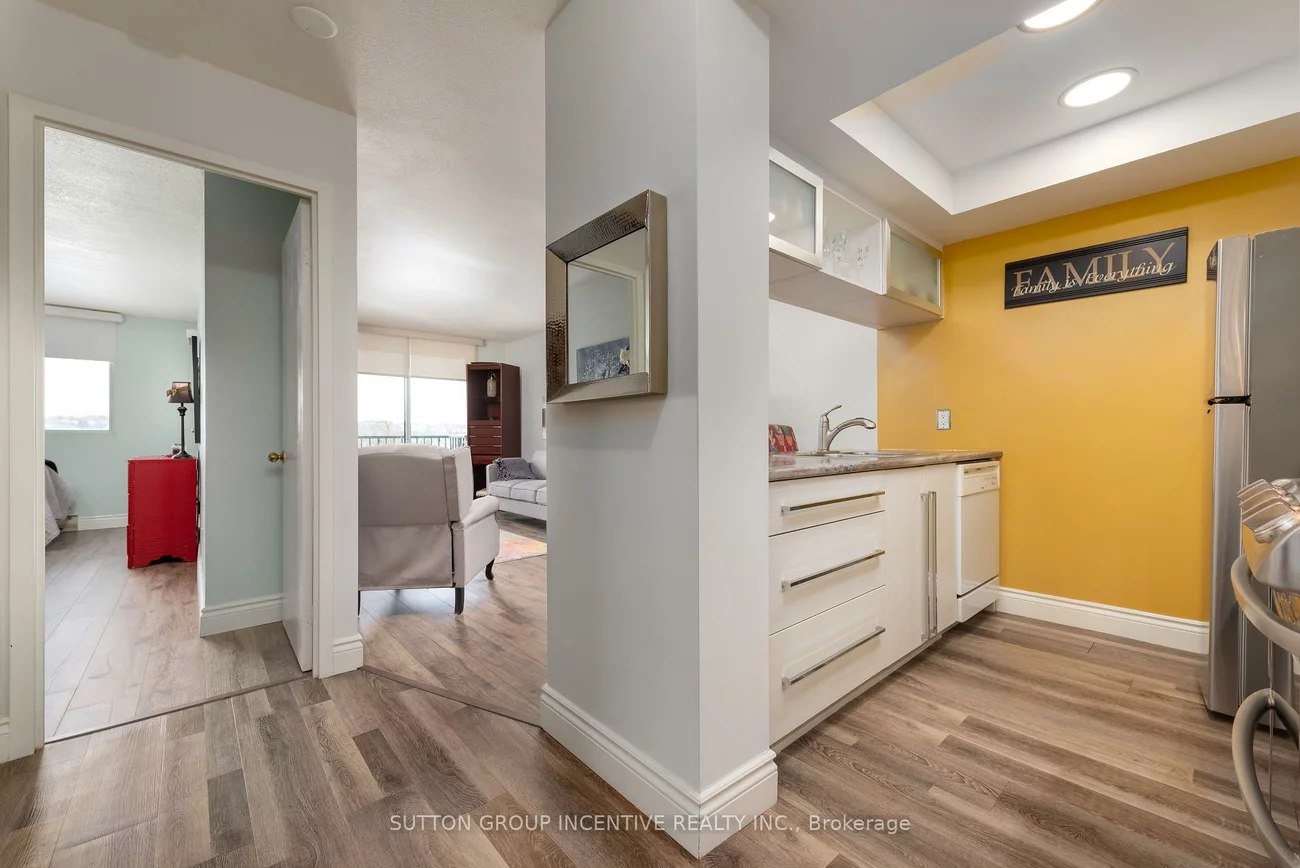75, Ellen, City Centre, Barrie