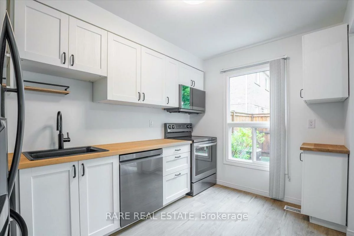 165, Kozlov, West Bayfield, Barrie