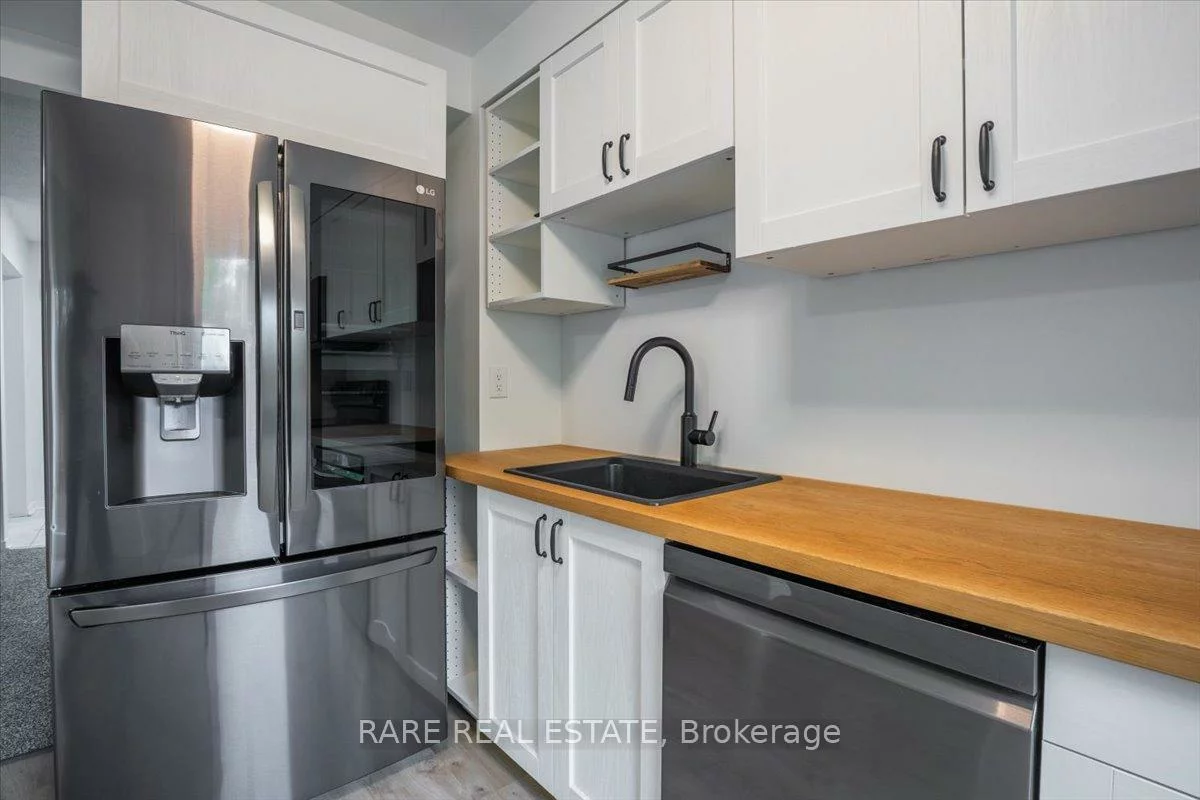 165, Kozlov, West Bayfield, Barrie