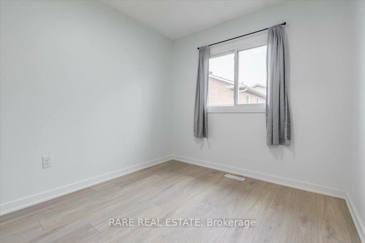 165, Kozlov, West Bayfield, Barrie