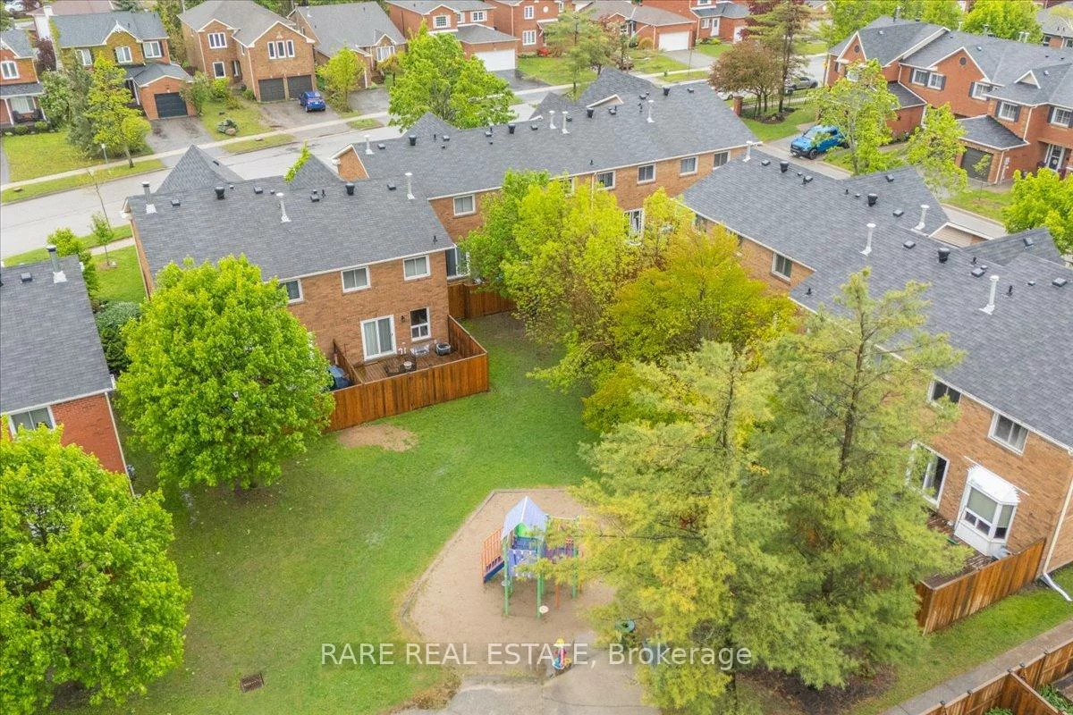 165, Kozlov, West Bayfield, Barrie