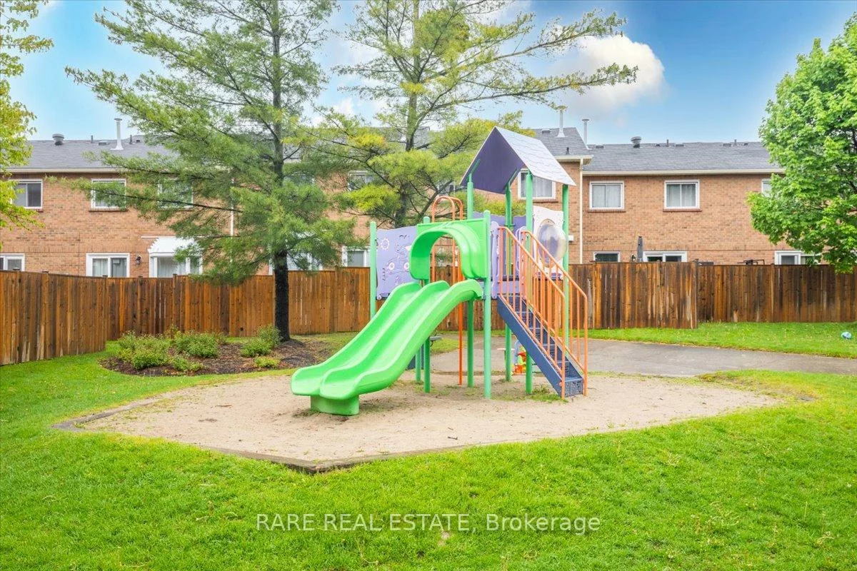 165, Kozlov, West Bayfield, Barrie