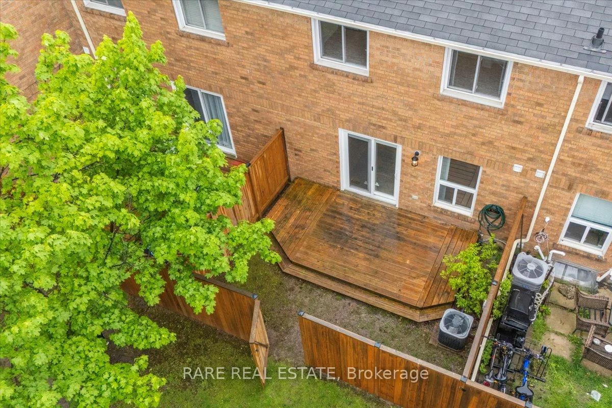 165, Kozlov, West Bayfield, Barrie
