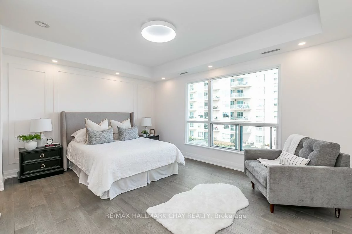 2, Toronto, City Centre, Barrie