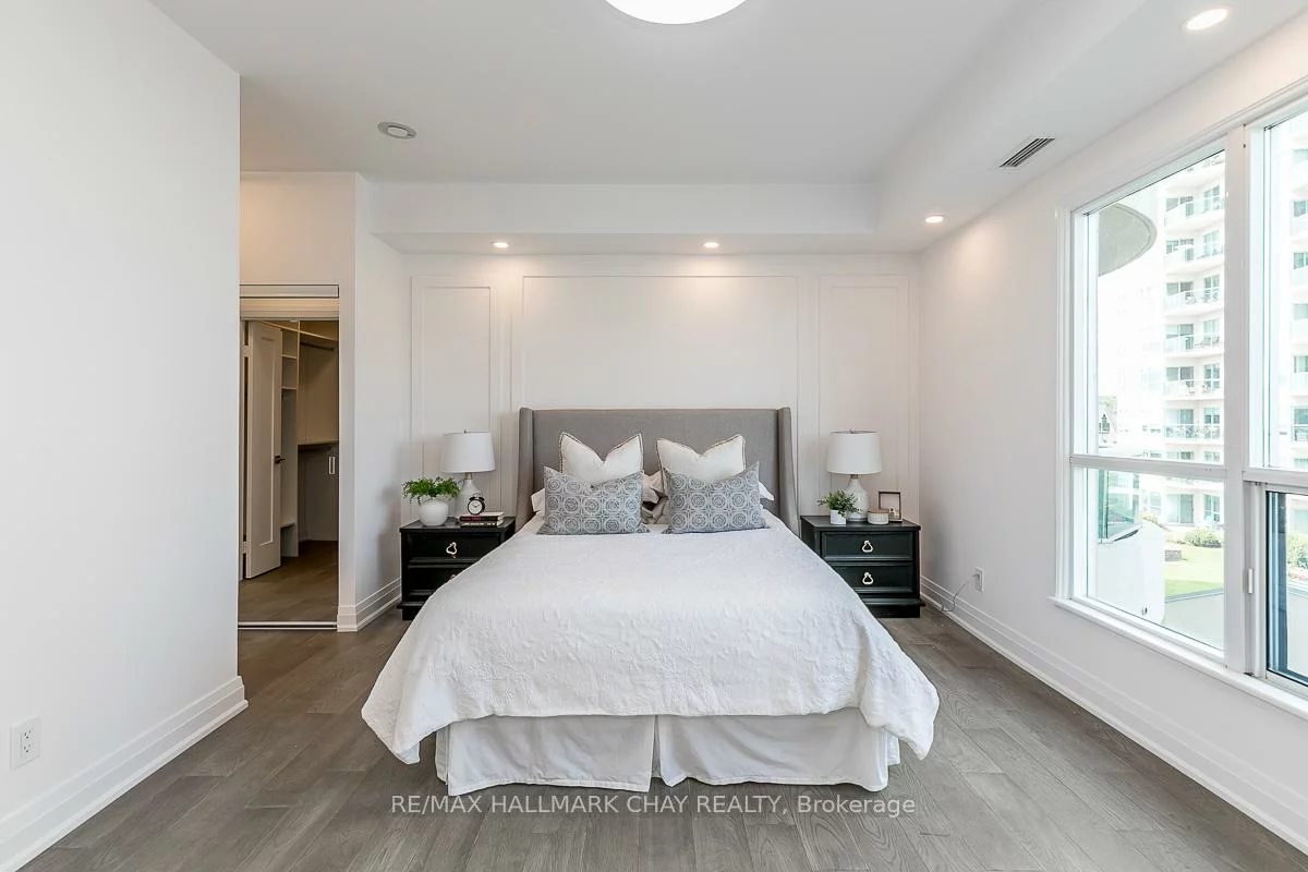 2, Toronto, City Centre, Barrie