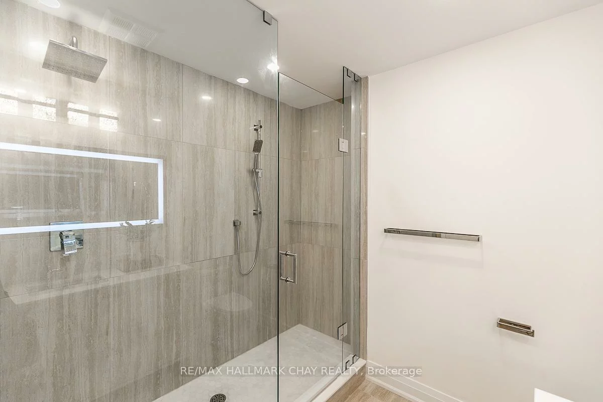 2, Toronto, City Centre, Barrie
