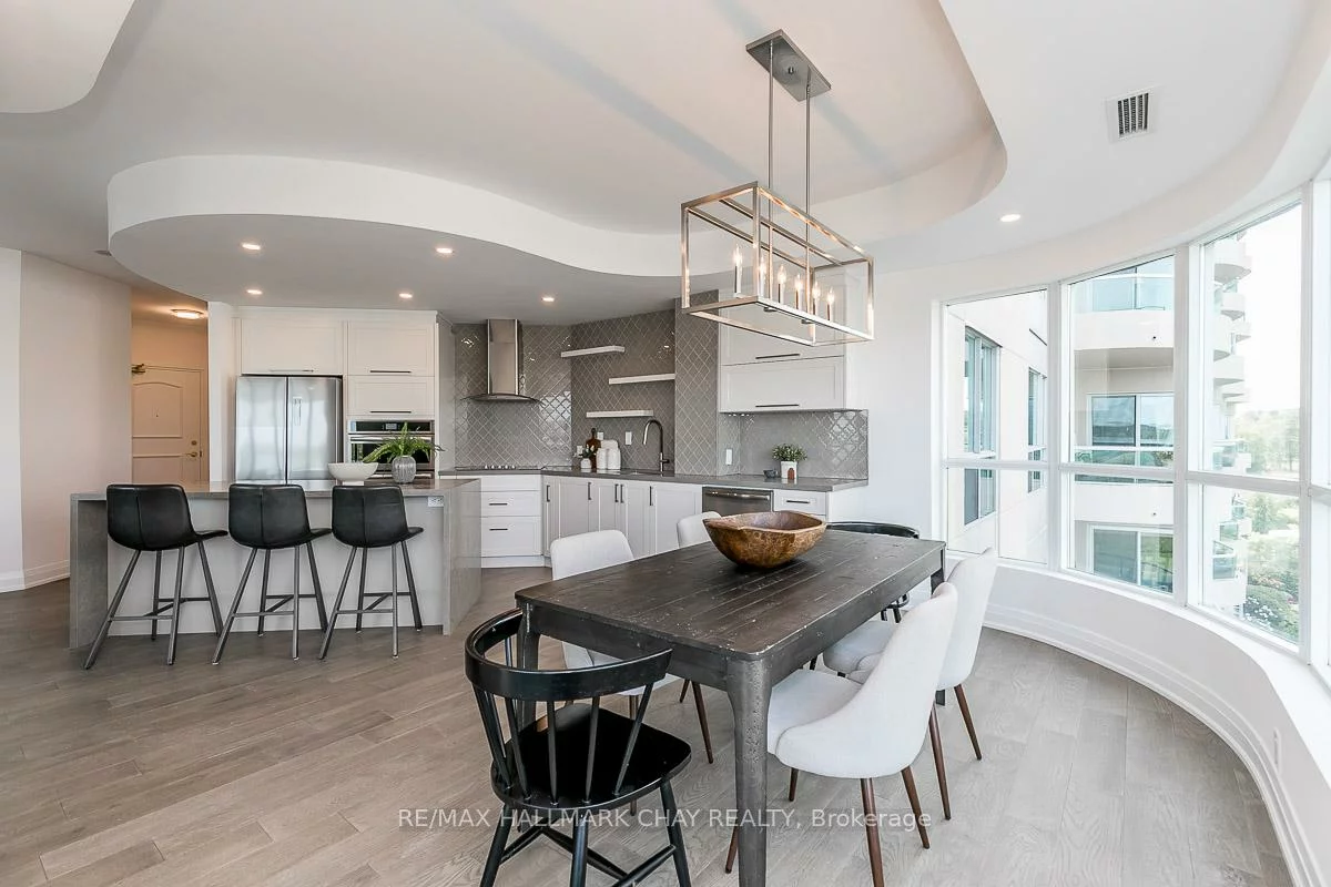 2, Toronto, City Centre, Barrie