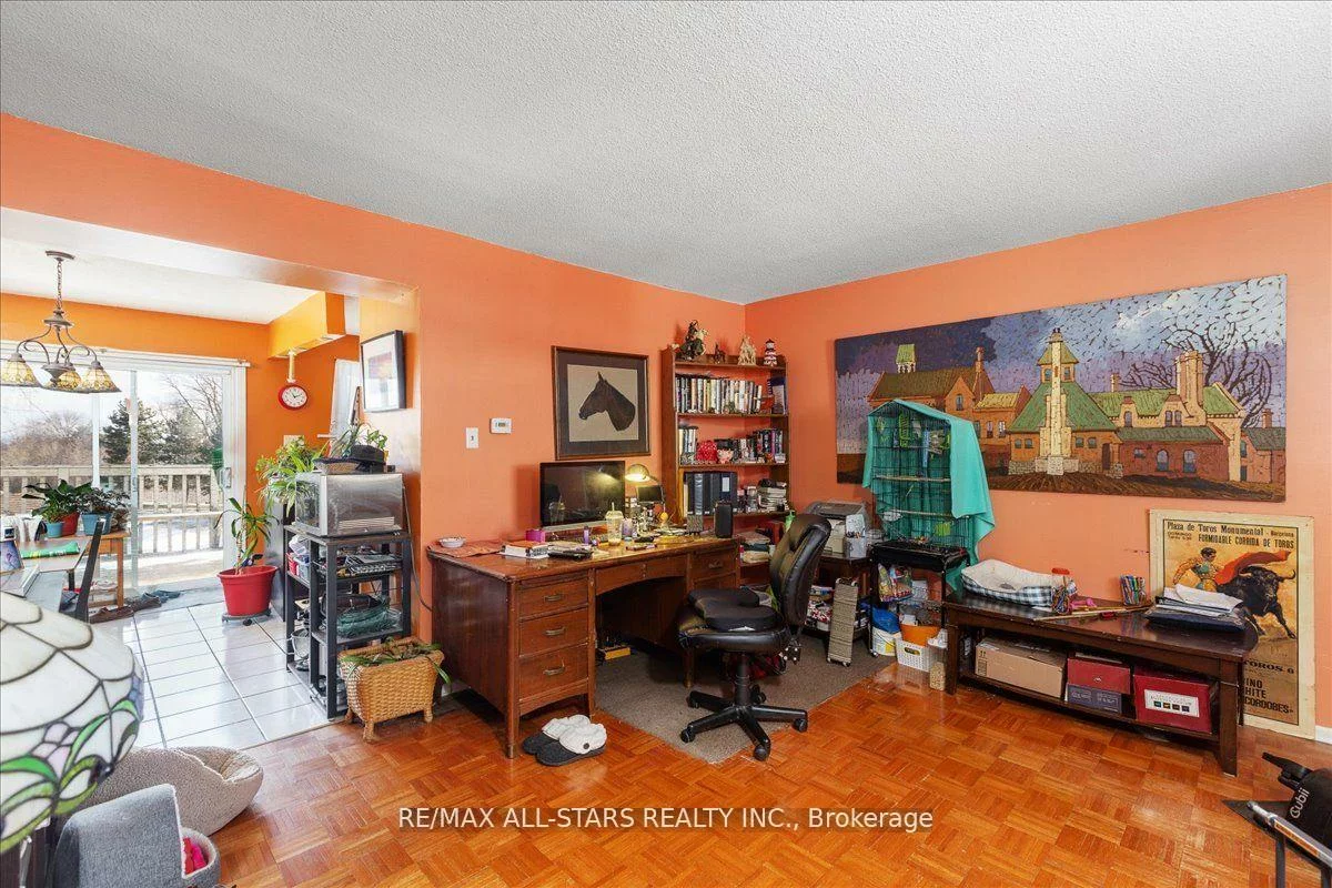 63, Ferris, Cundles East, Barrie