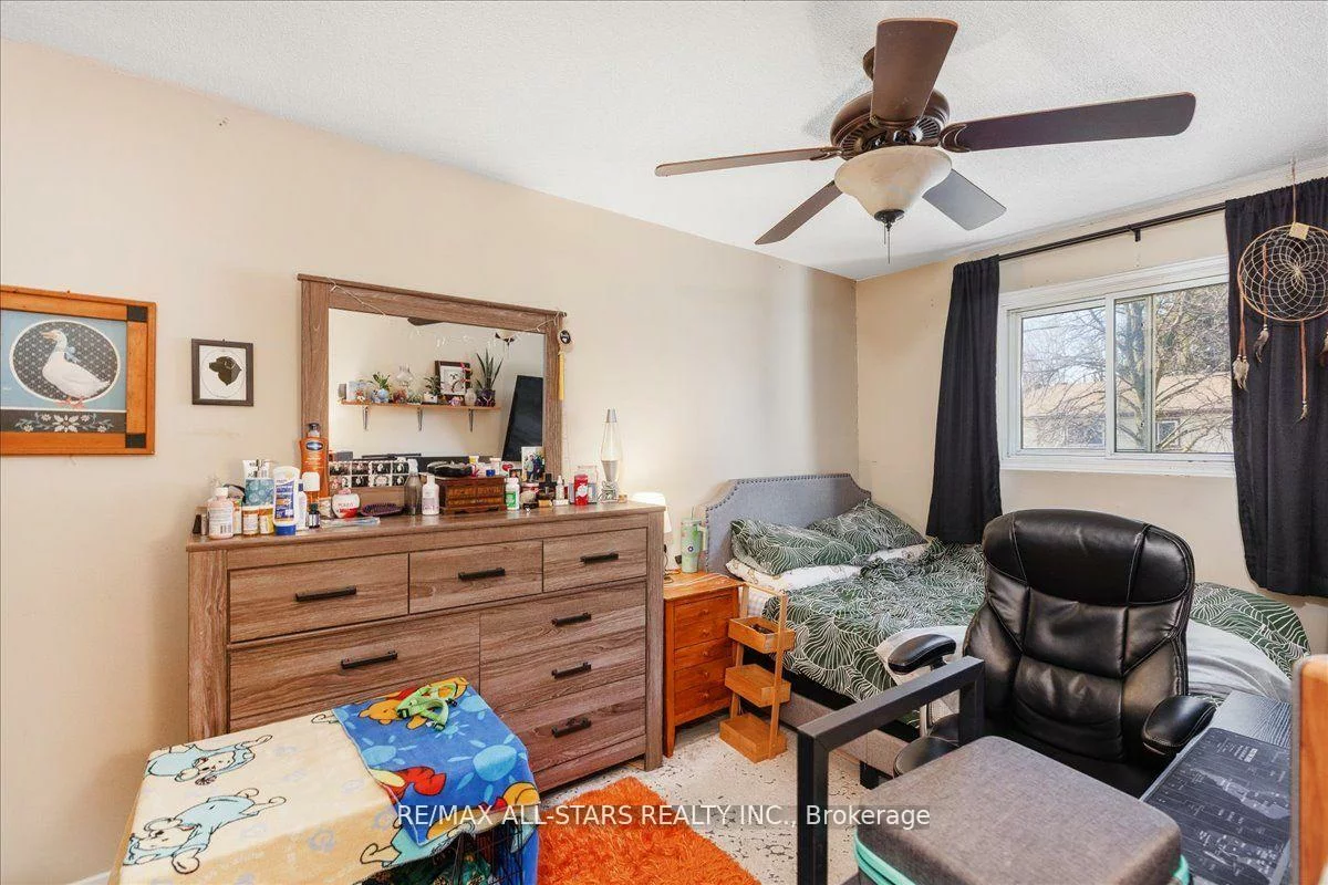 63, Ferris, Cundles East, Barrie