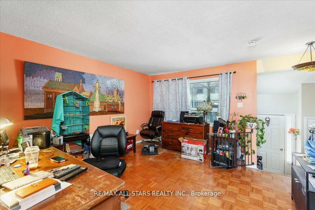 63, Ferris, Cundles East, Barrie