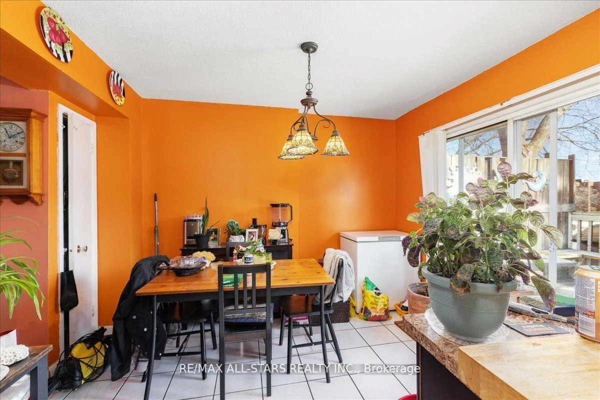 63, Ferris, Cundles East, Barrie