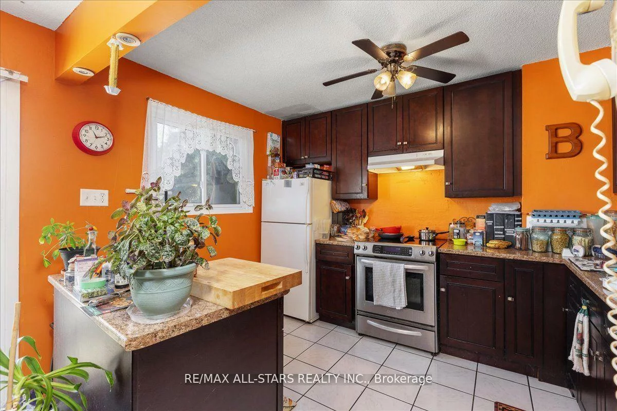 63, Ferris, Cundles East, Barrie