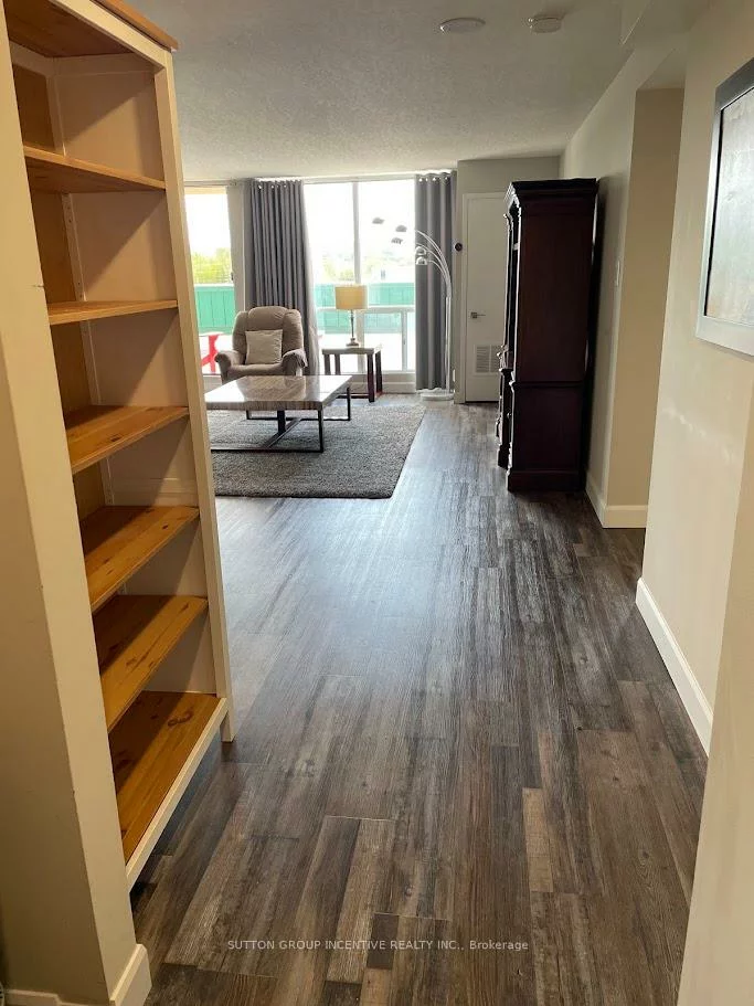 65, Ellen, Allandale Centre, Barrie