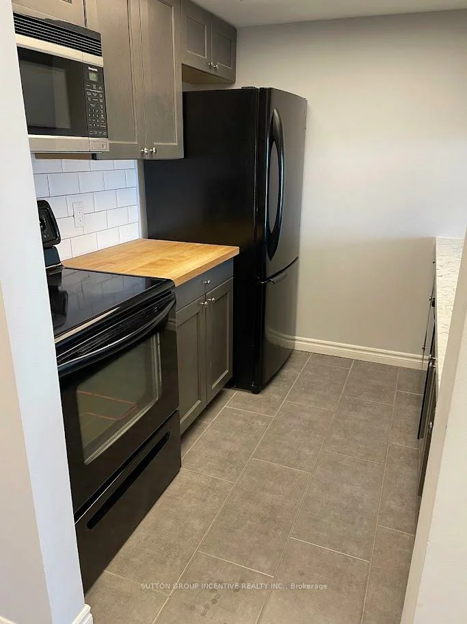 75, Ellen, City Centre, Barrie