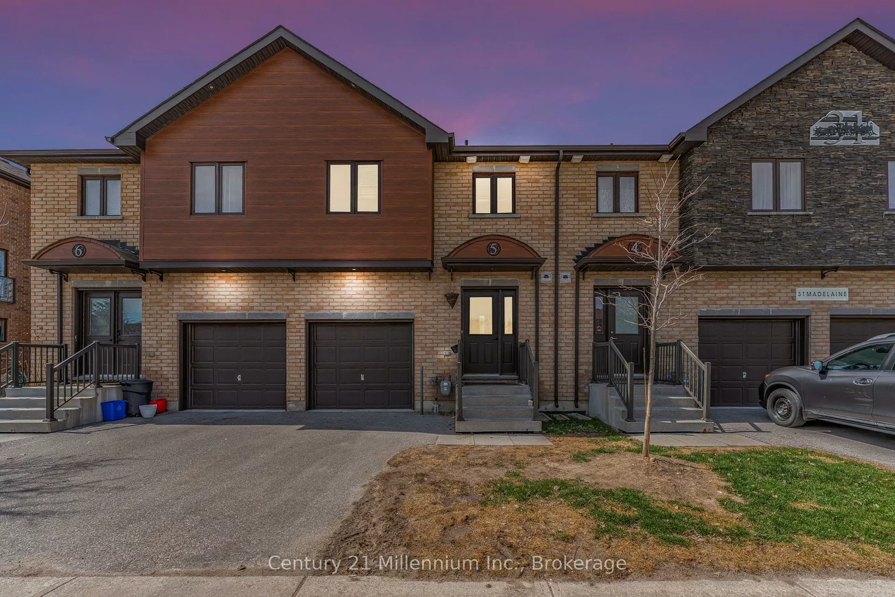 31, Madelaine, Painswick South, Barrie