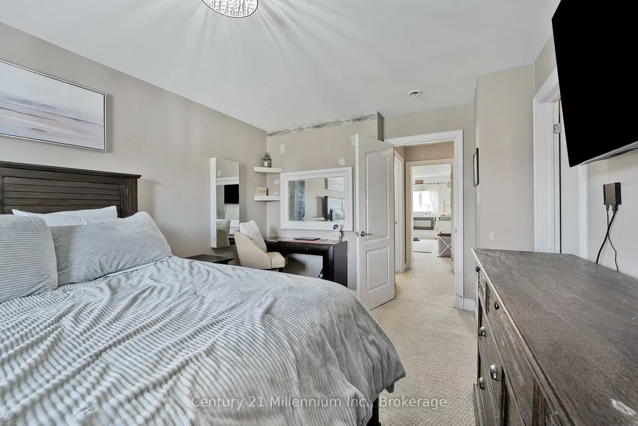 31, Madelaine, Painswick South, Barrie