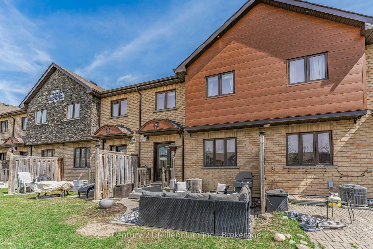 31, Madelaine, Painswick South, Barrie