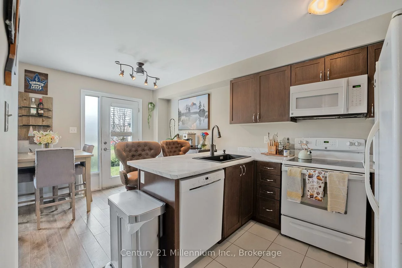 31, Madelaine, Painswick South, Barrie