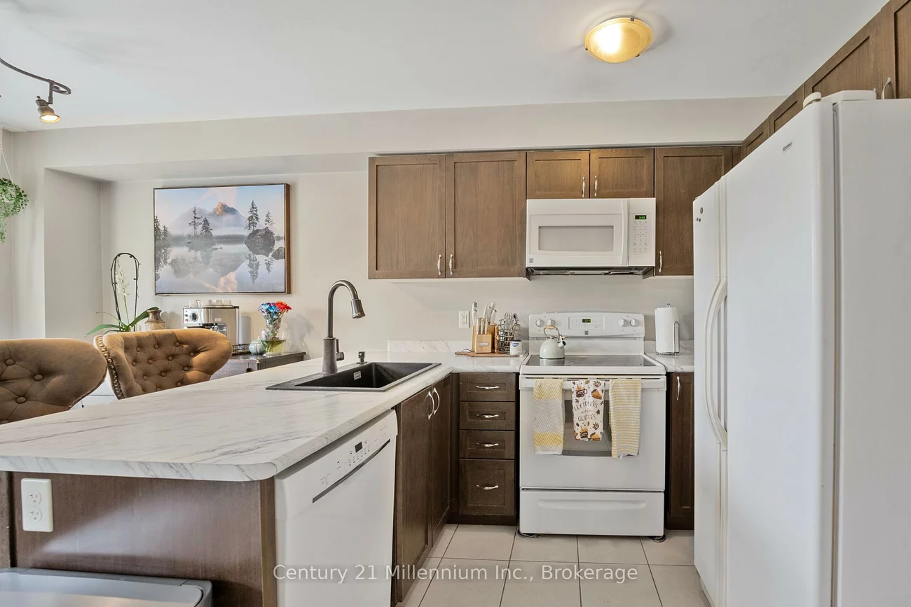 31, Madelaine, Painswick South, Barrie
