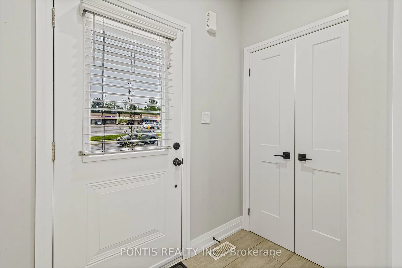 21, STONEHART, East Bayfield, Barrie