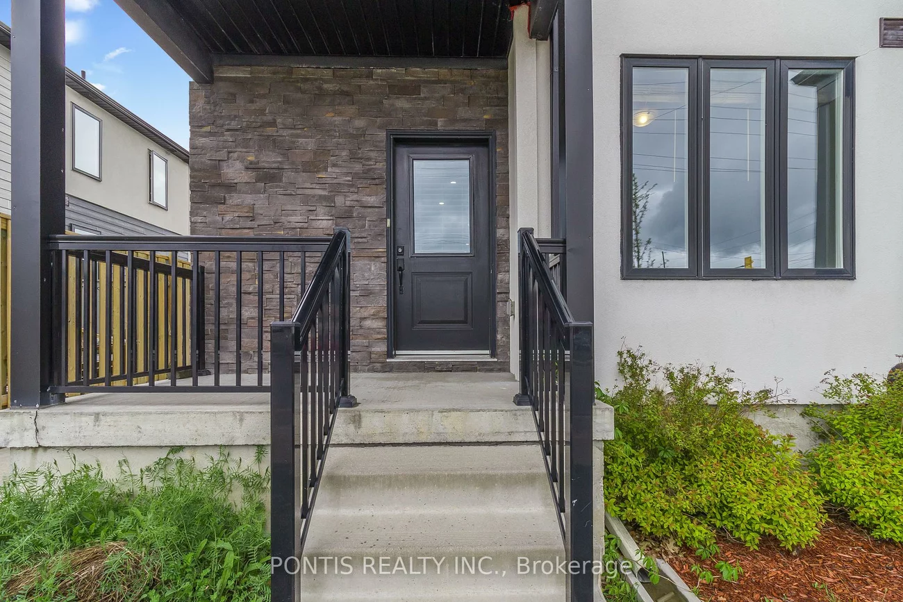 21, STONEHART, East Bayfield, Barrie