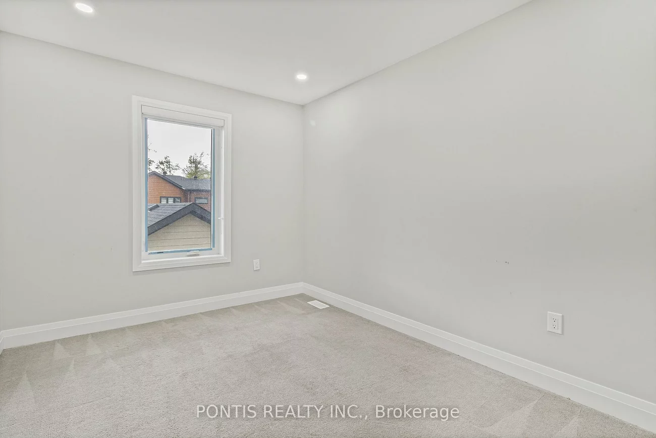 21, STONEHART, East Bayfield, Barrie