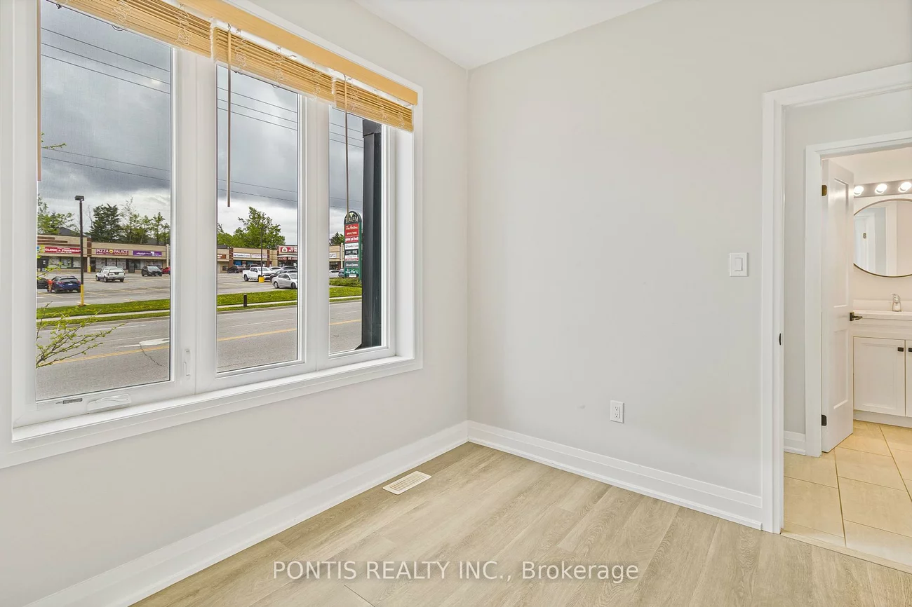 21, STONEHART, East Bayfield, Barrie